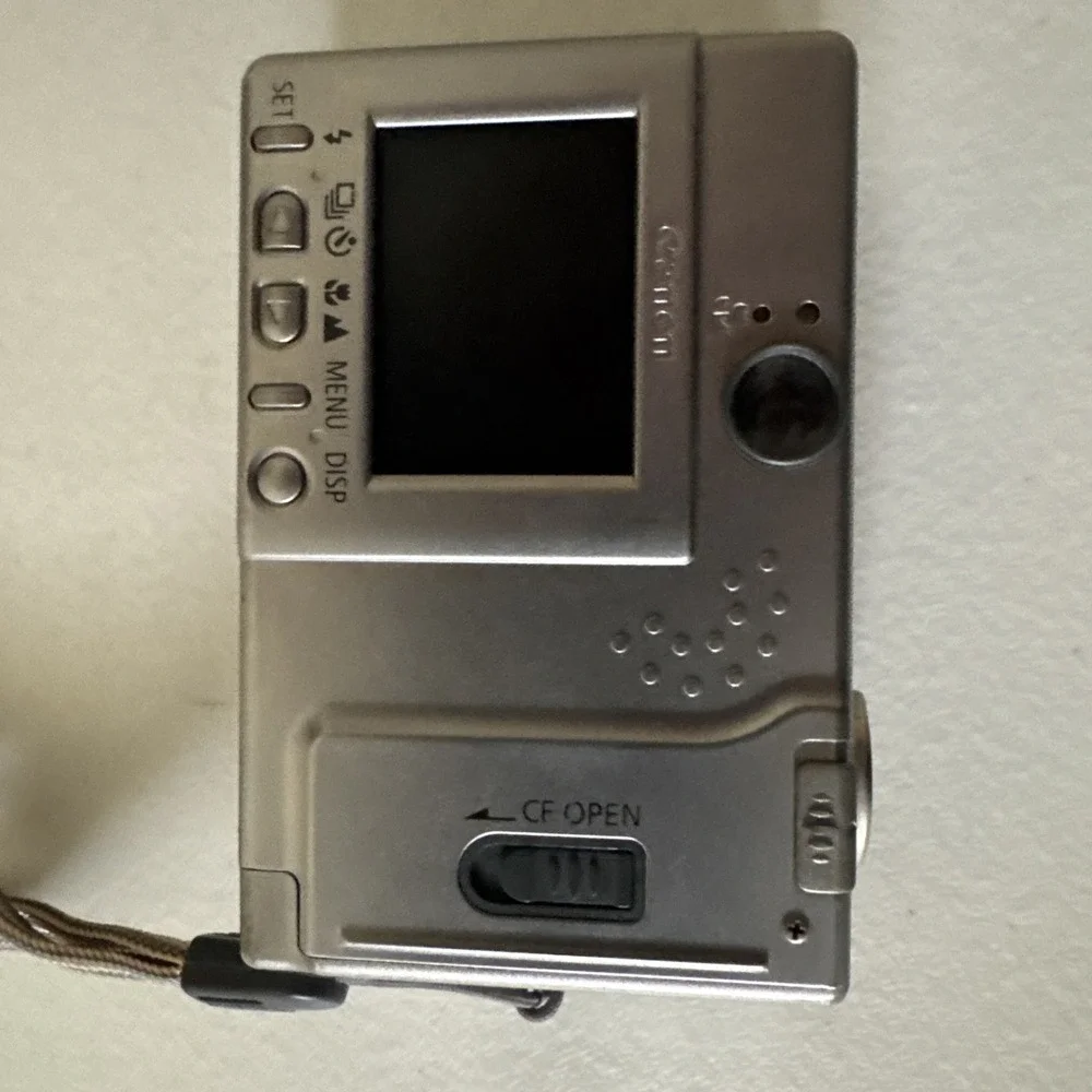 Vtg Canon PowerShot S110 Digital ELPH Camera 2.1MP 2X Zoom Silver Untested